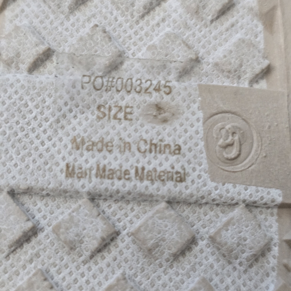 Cozy Fuzzy Soft Warm Slipper Shoes Poms Size 9 Snow Winter Streetwear Natural - Picture 10 of 10